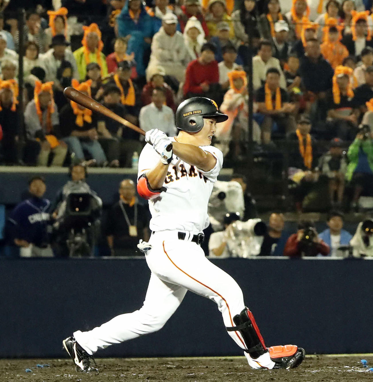 地元・群馬でプロ初安打を放つ巨人山下航汰（2019年9月4日撮影）