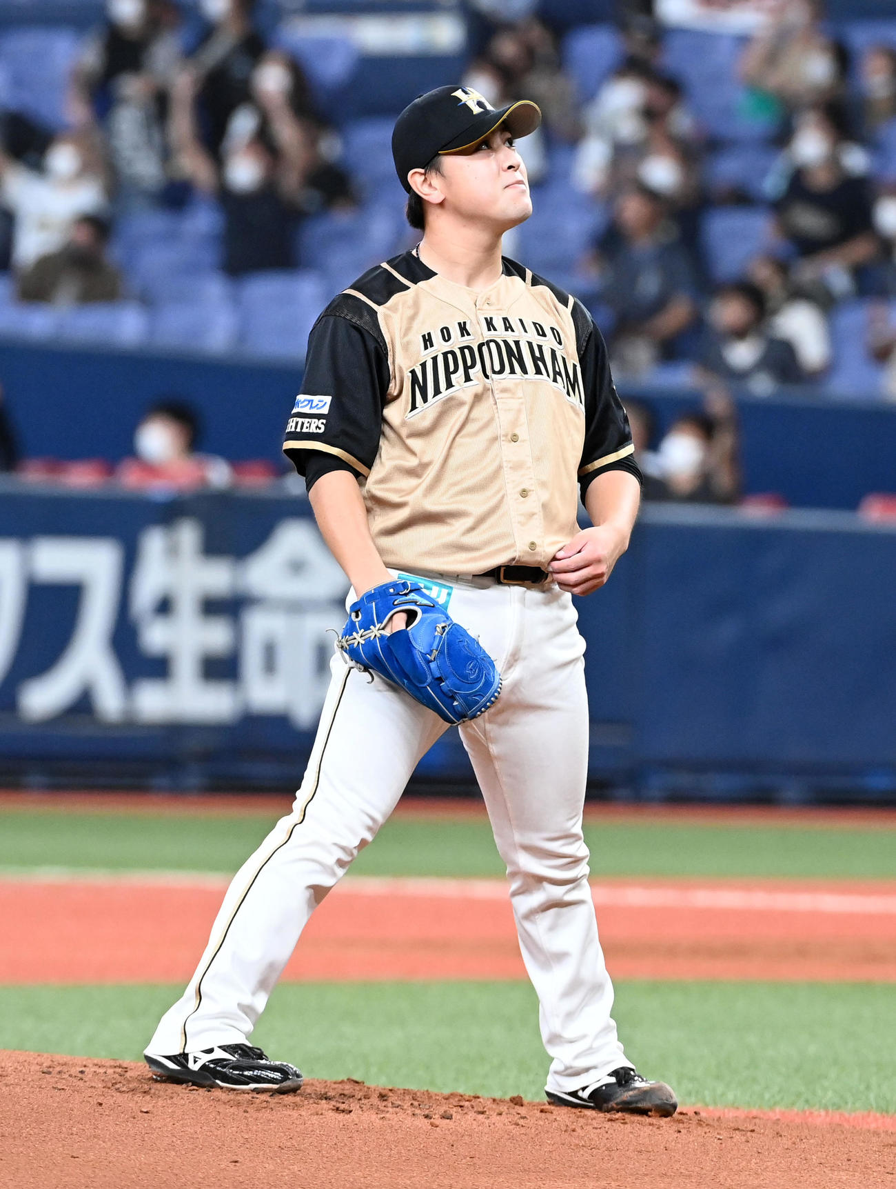 オリックス対日本ハム　1回裏オリックス1死一塁、紅林に先制の左越え2点本塁打を打たれがっくりする河野（撮影・前岡正明）