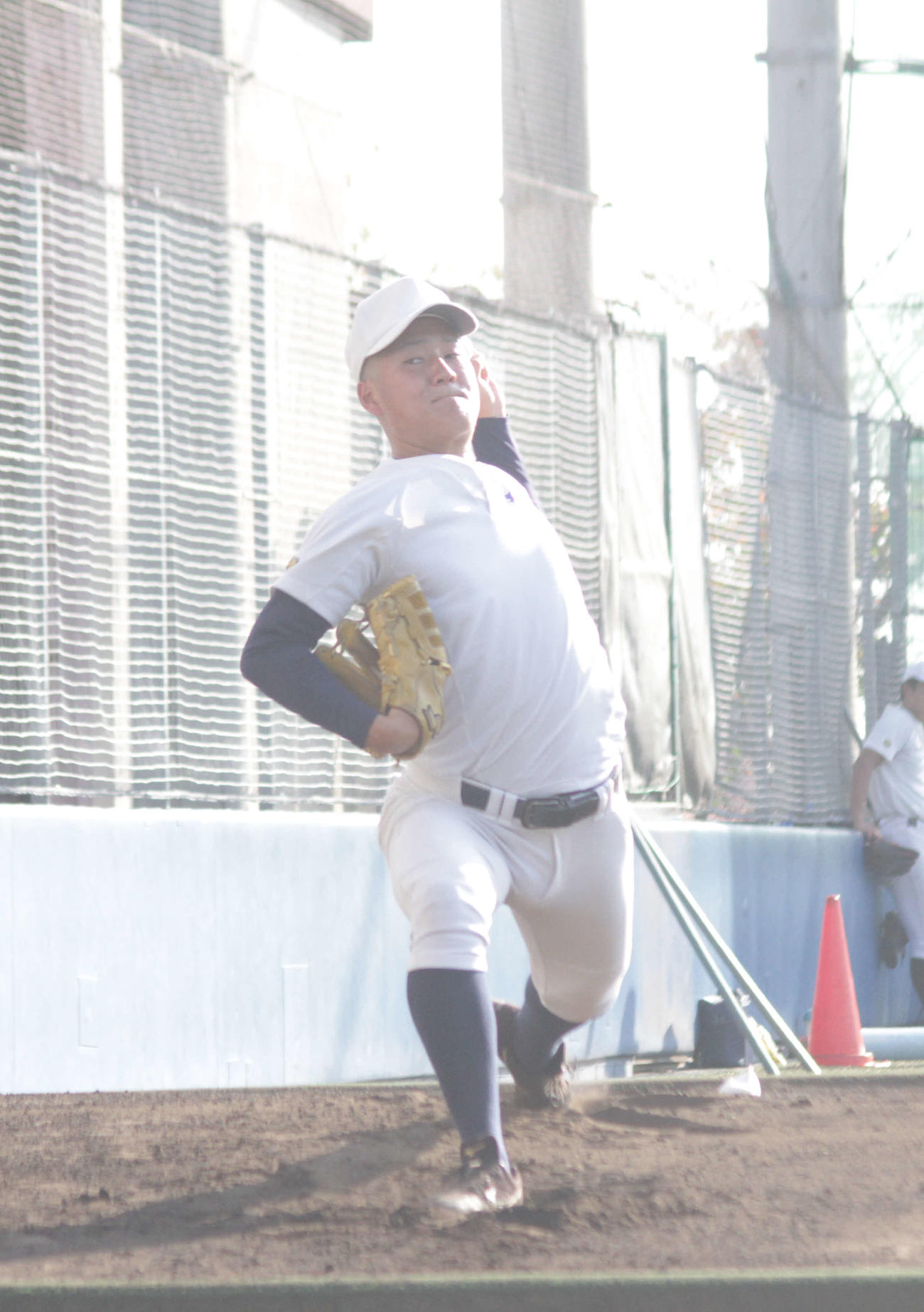 ドラフトを11日に控えるなか、候補の関学大・山本はブルペン投球を行った
