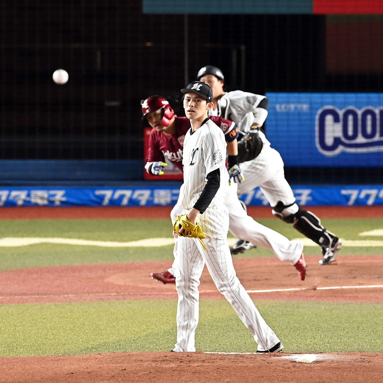 ロッテ対楽天　1回表楽天2死、浅村を遊ゴロに打ち取ったロッテ先発佐々木朗（撮影・たえ見朱実）