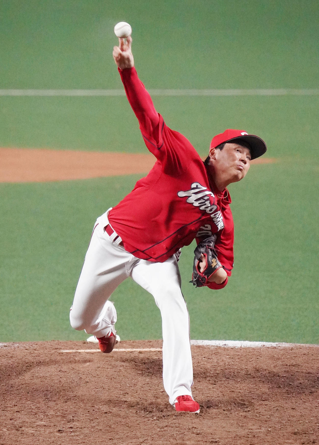 中日対広島　9回裏、広島4番手で登板する栗林（撮影・森本幸一）