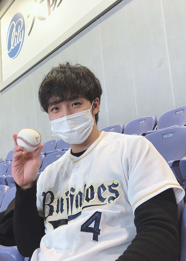 オリックスを全力で応援するYouTuberのB－モレル氏（25）。（本人提供）