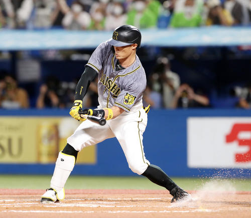 ヤクルト対阪神　7回表阪神2死満塁、代打糸井は三振に倒れる（撮影・加藤哉）