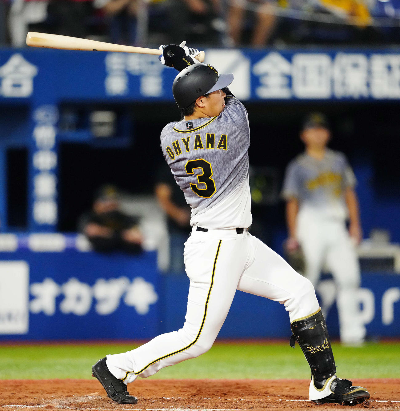 DeNA対阪神　3回表阪神2死二塁、左越え2点本塁打を放つ大山（撮影・江口和貴）