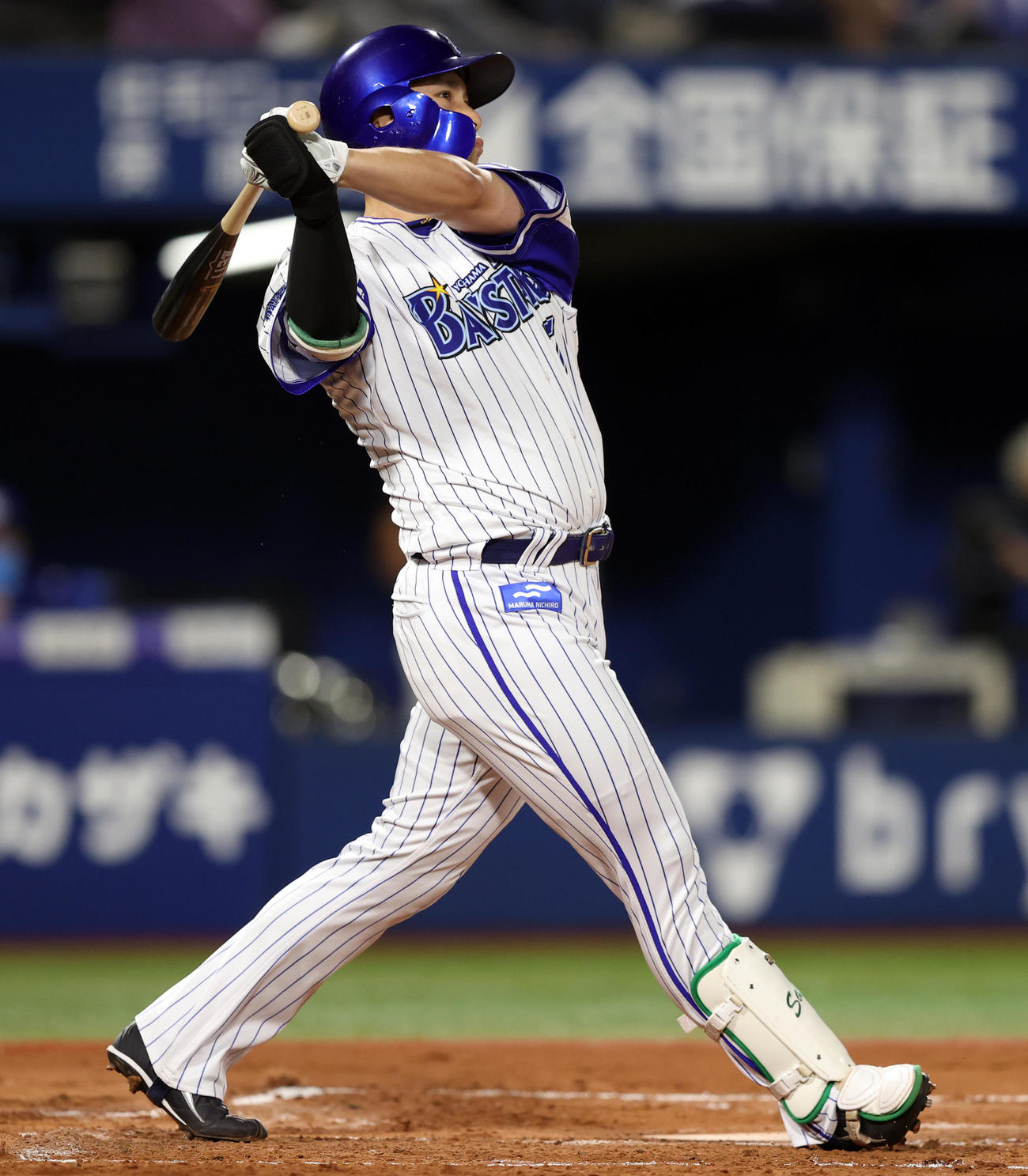 DeNA対中日　1回裏DeNA2死、ソロ本塁打を放つ佐野（撮影・狩俣裕三）