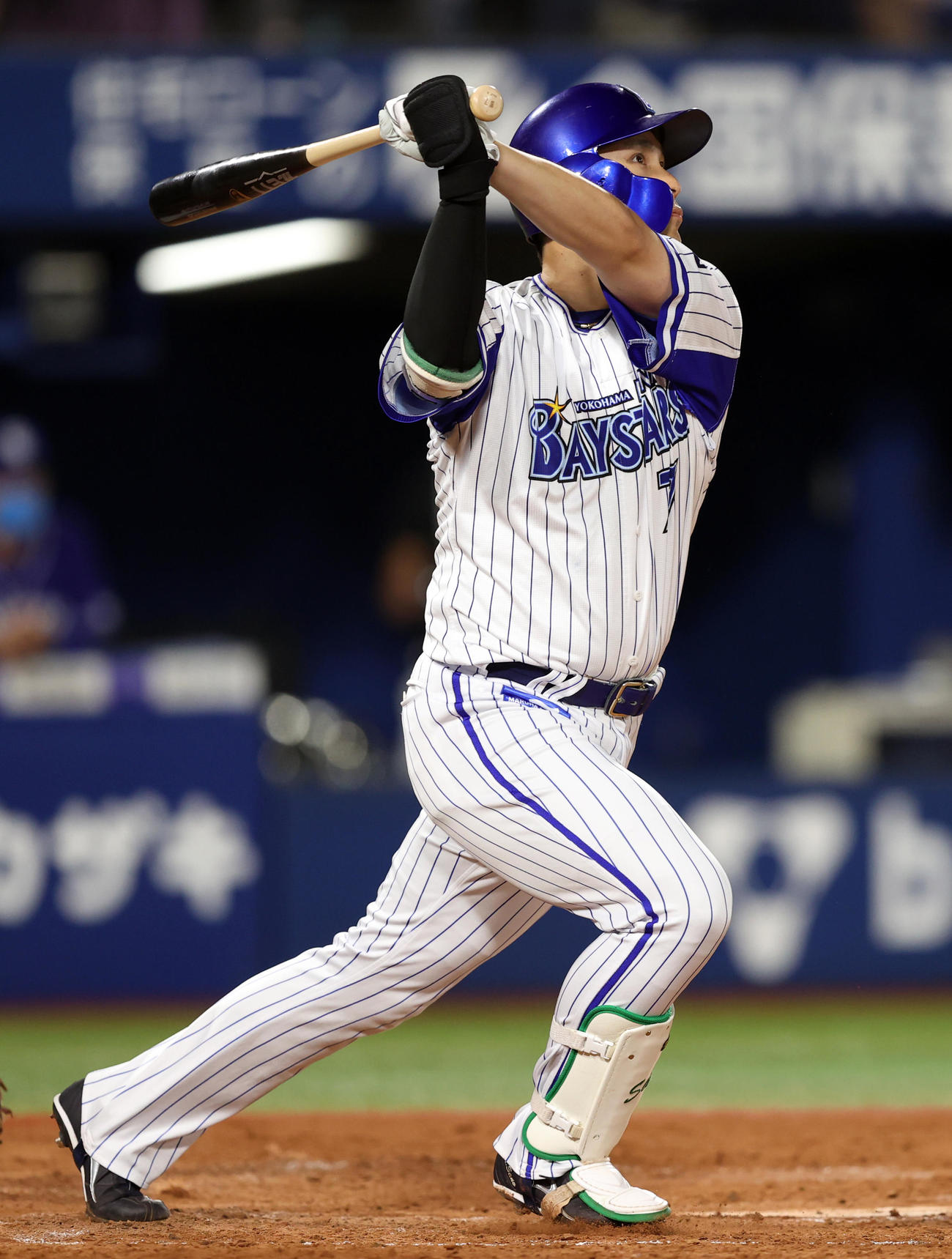 DeNA対中日　2回裏DeNA2死満塁、満塁本塁打を放つ佐野（撮影・狩俣裕三）
