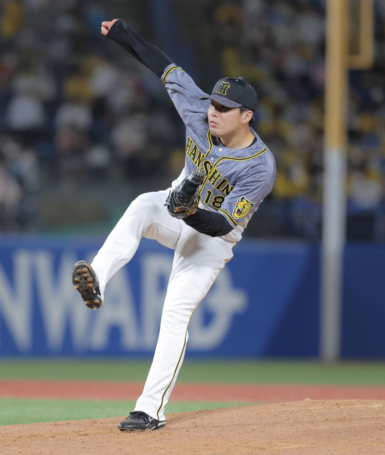ヤクルト対阪神　6回裏、阪神2番手で登板する馬場（撮影・河田真司）