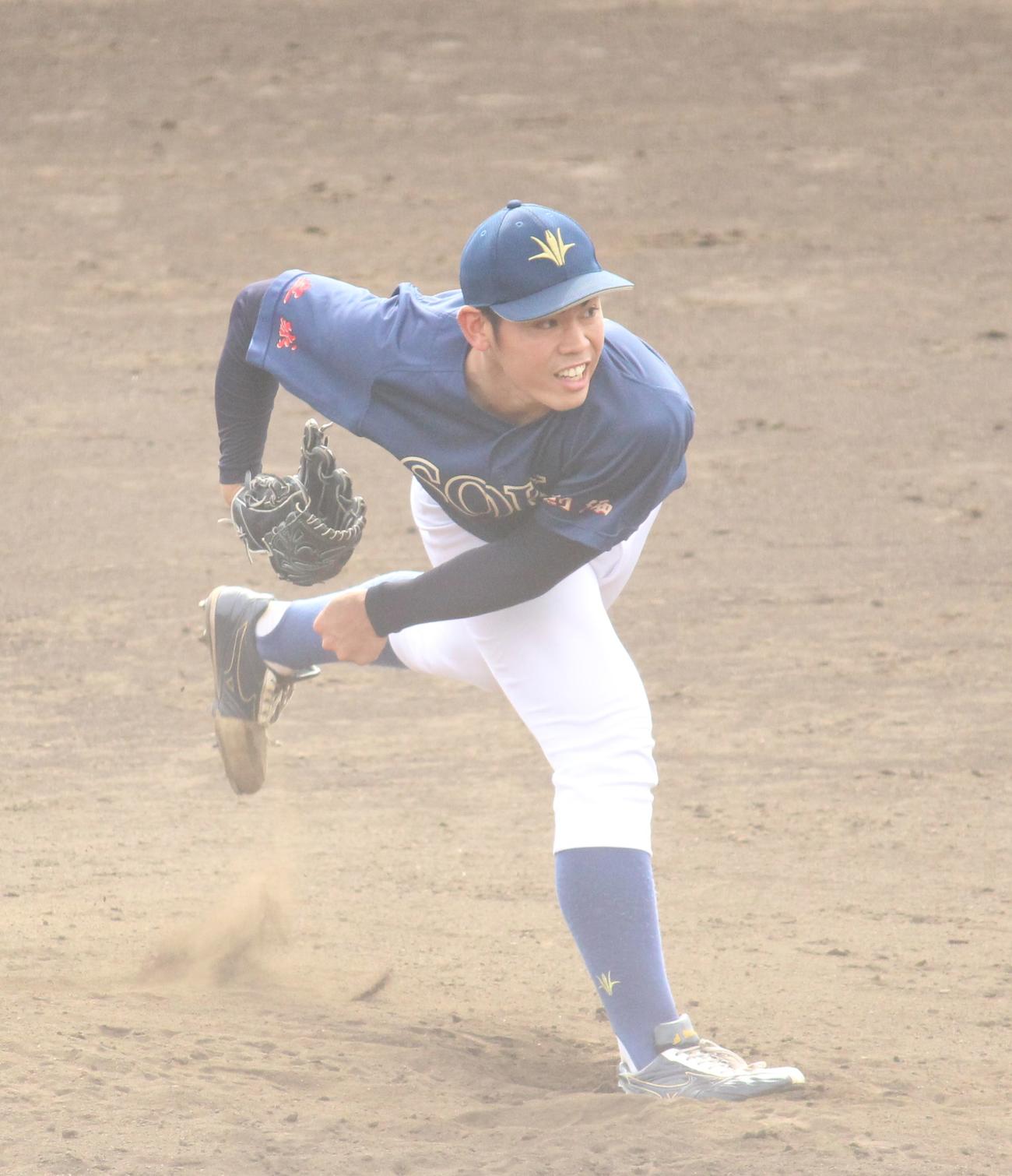 創価大対流通経大　先発し7回1／3を1失点に抑えた創価大・鈴木（撮影・保坂恭子）