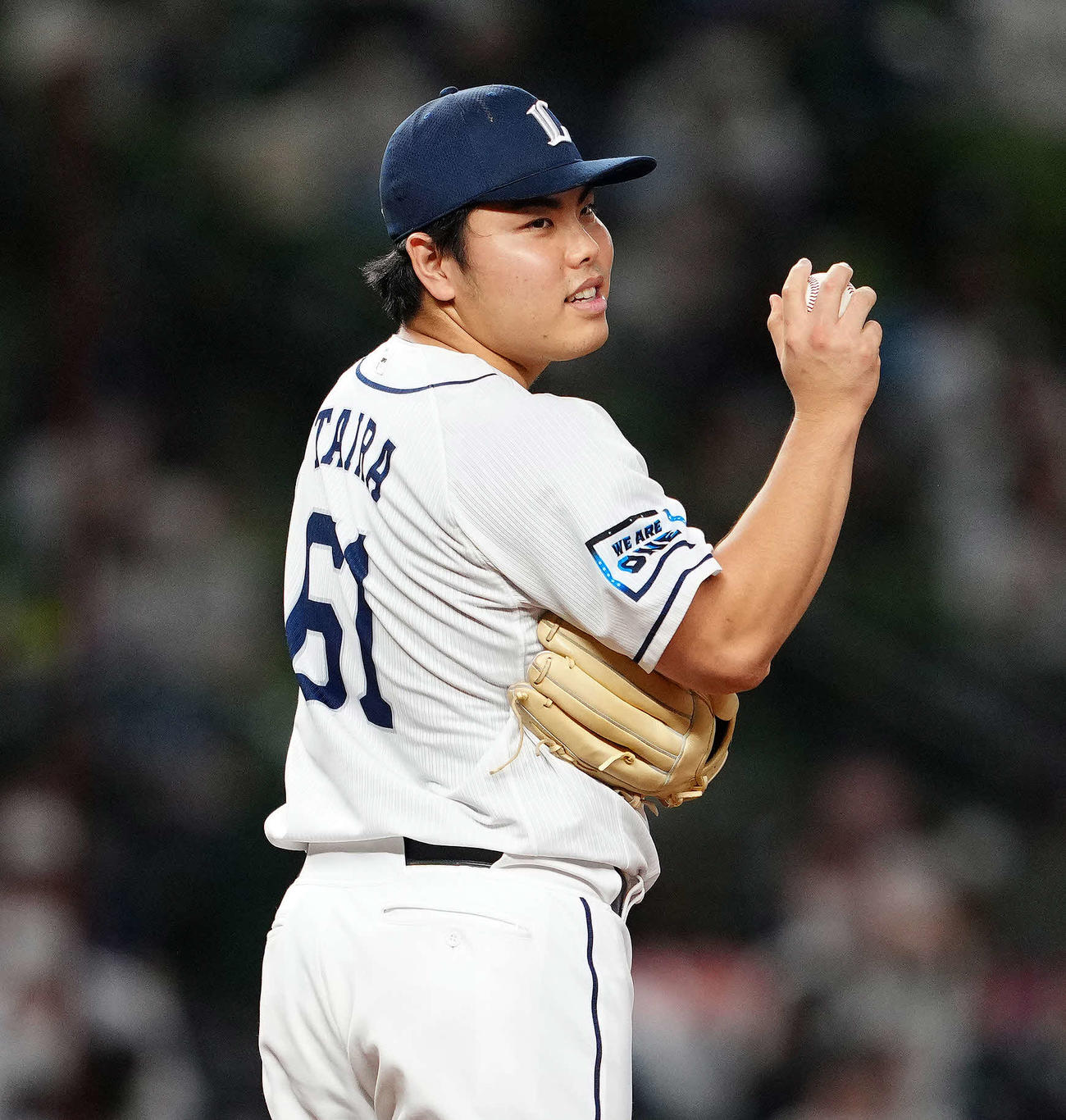 西武対楽天　9回表楽天1死一、二塁、島内に勝ち越し適時打を浴び、厳しい表情の平良（撮影・江口和貴）