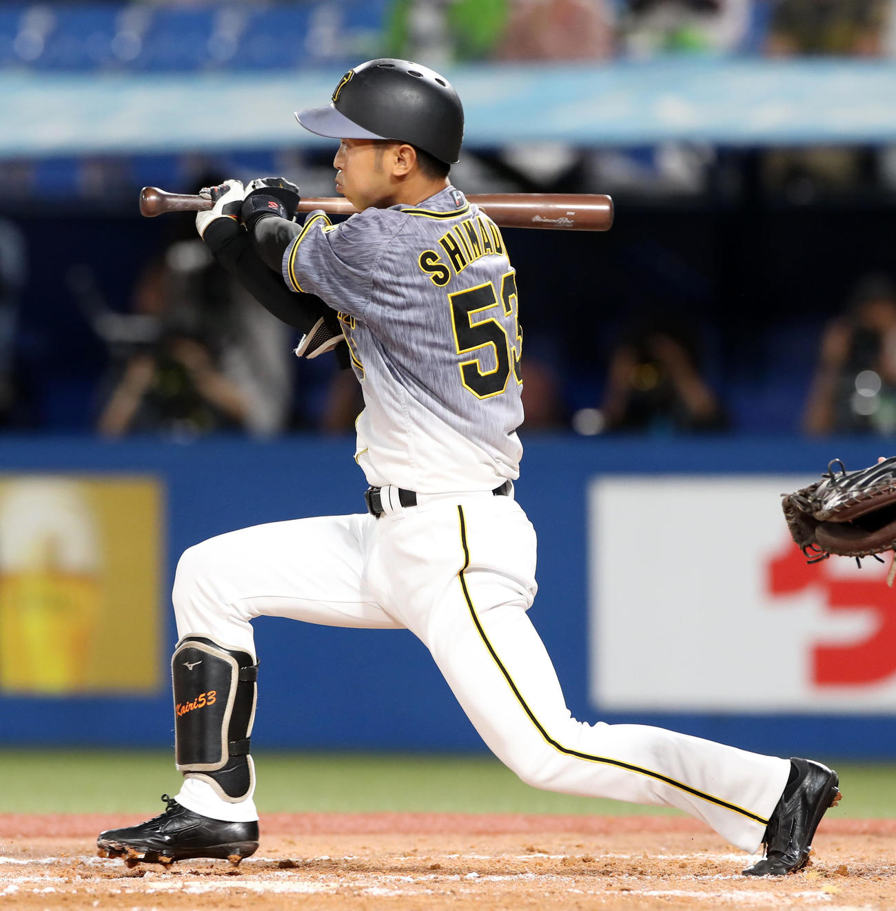 ヤクルト対阪神　7回表阪神1死二塁、島田は右線に適時二塁打を放つ（撮影・加藤哉）