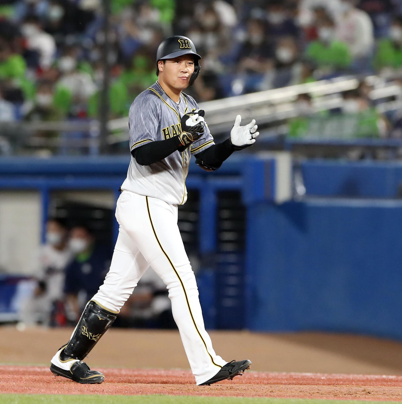 ヤクルト対阪神　1回表阪神1死一、二塁、大山は左前適時打を放つ（撮影・加藤哉）