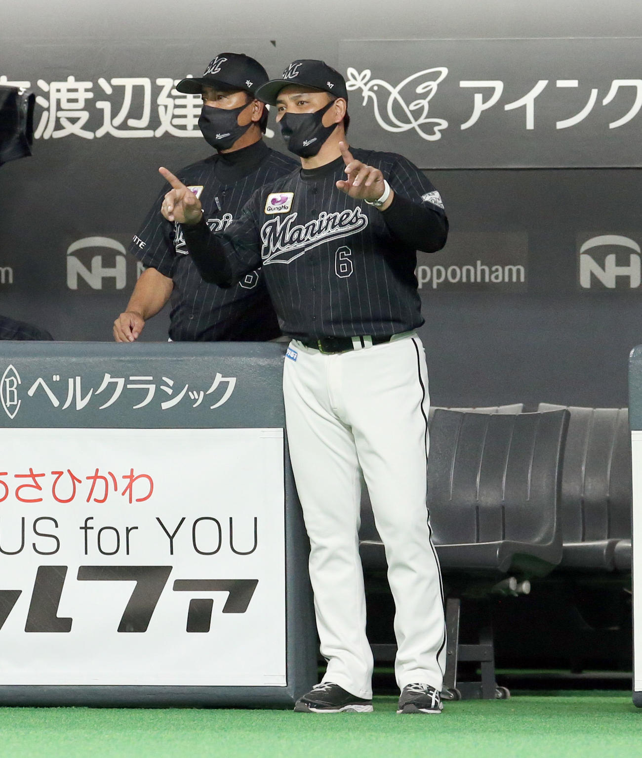 日本ハム対ロッテ　リプレー検証を要求するロッテ井口監督（撮影・佐藤翔太）
