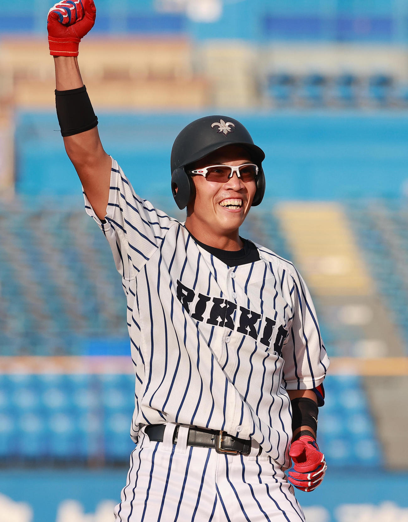 立大対法大　8回表立大2死一、二塁m右中間適時三塁打を放ち喜ぶ太田（撮影・野上伸悟）