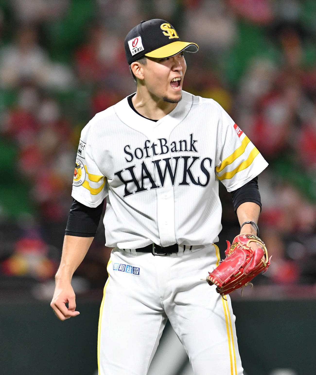ソフトバンク対オリックス　8回表オリックス2死満塁、T－岡田を空振り三振に抑え、雄たけびを上げる千賀（撮影・岩下翔太）