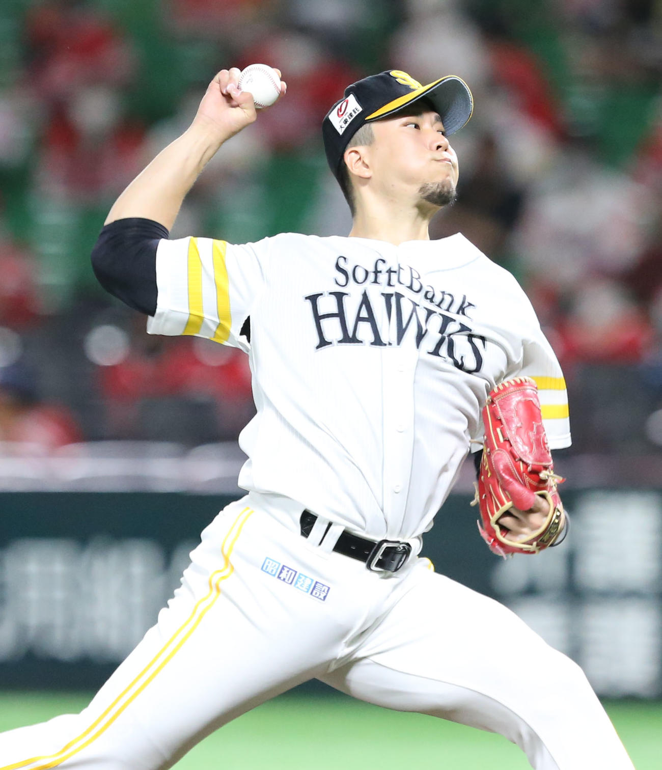 ソフトバンク対オリックス　8回表を投げる千賀（撮影・屋方直哉）