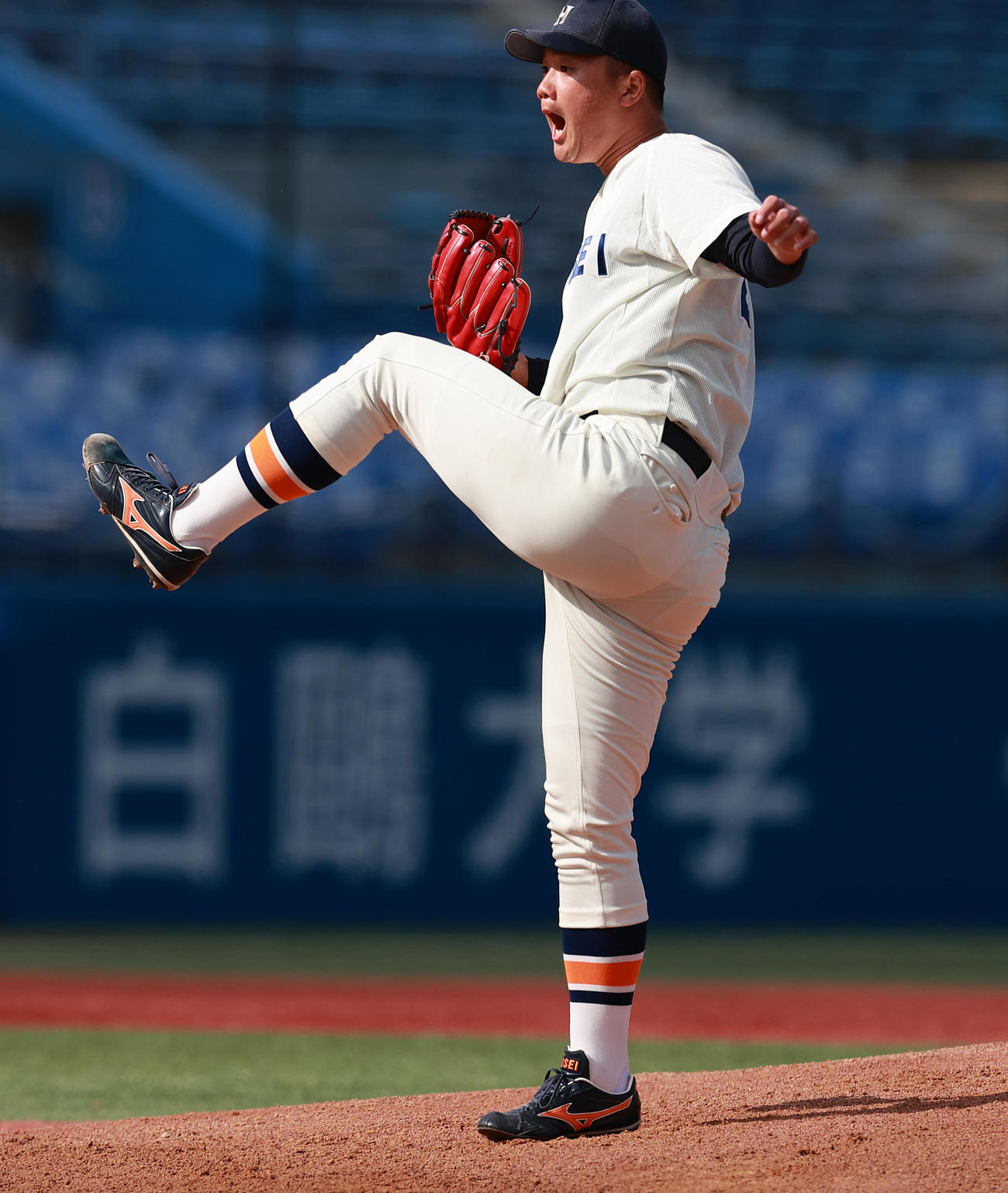 立大対法大　力投する法大先発の山下輝（撮影・野上伸悟）