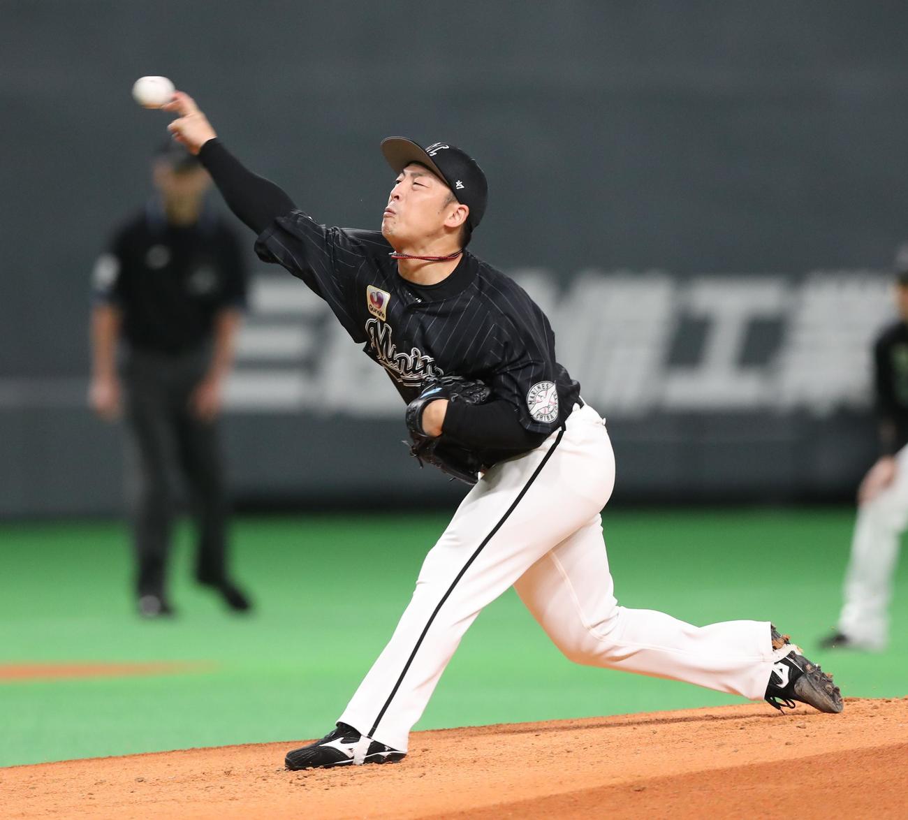 日本ハム対ロッテ　ロッテ先発の美馬（撮影・黒川智章）