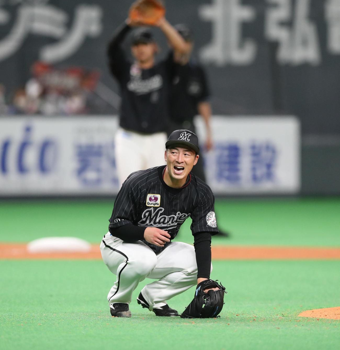 日本ハム対ロッテ　6回裏日本ハム1死一、三塁、王柏融の遊ゴロ併殺崩れで失点し思わず叫ぶ美馬（撮影・黒川智章）