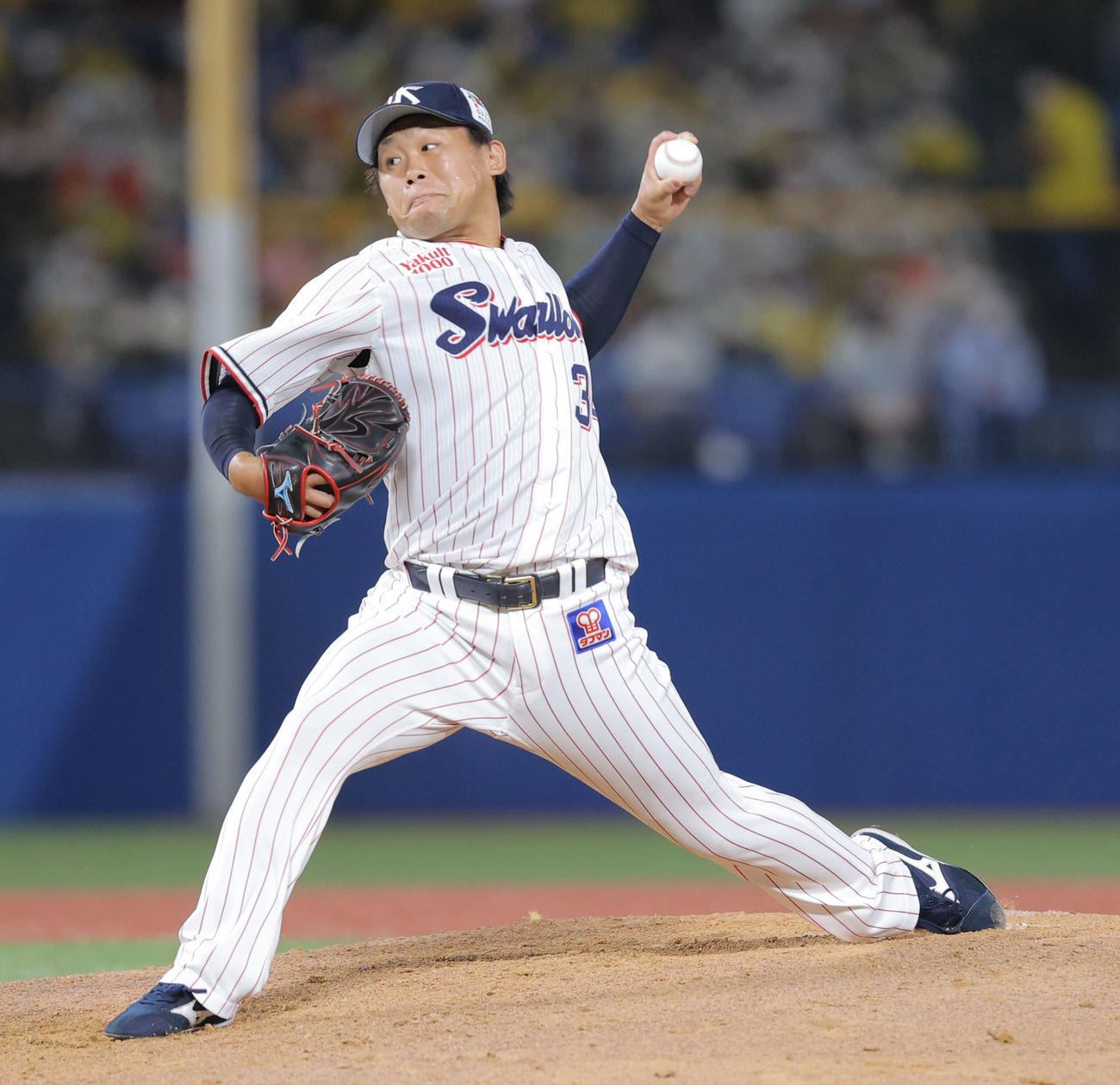 ヤクルト対阪神　6回表阪神1死一、二塁、ヤクルト5番手で登板する田口（撮影・河田真司）