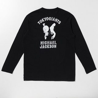 巨人とマイケル・ジャクソンのコラボグッズのTシャツ（長袖）の背面（球団提供）