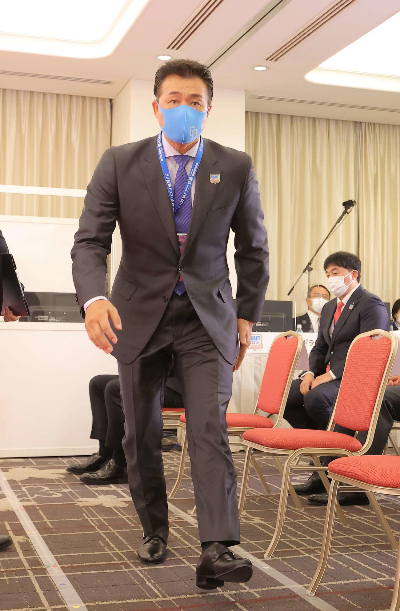 ドラフト会議に臨む中日与田監督（代表撮影）