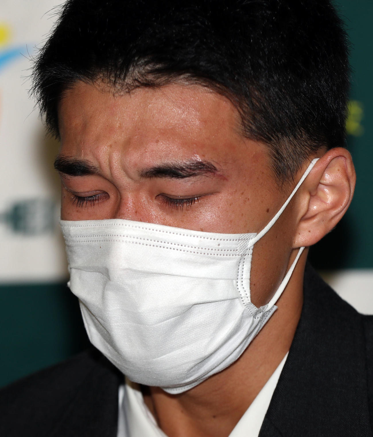 楽天ドラフト1位で指名され、涙を流す昌平高・吉野（撮影・狩俣裕三）