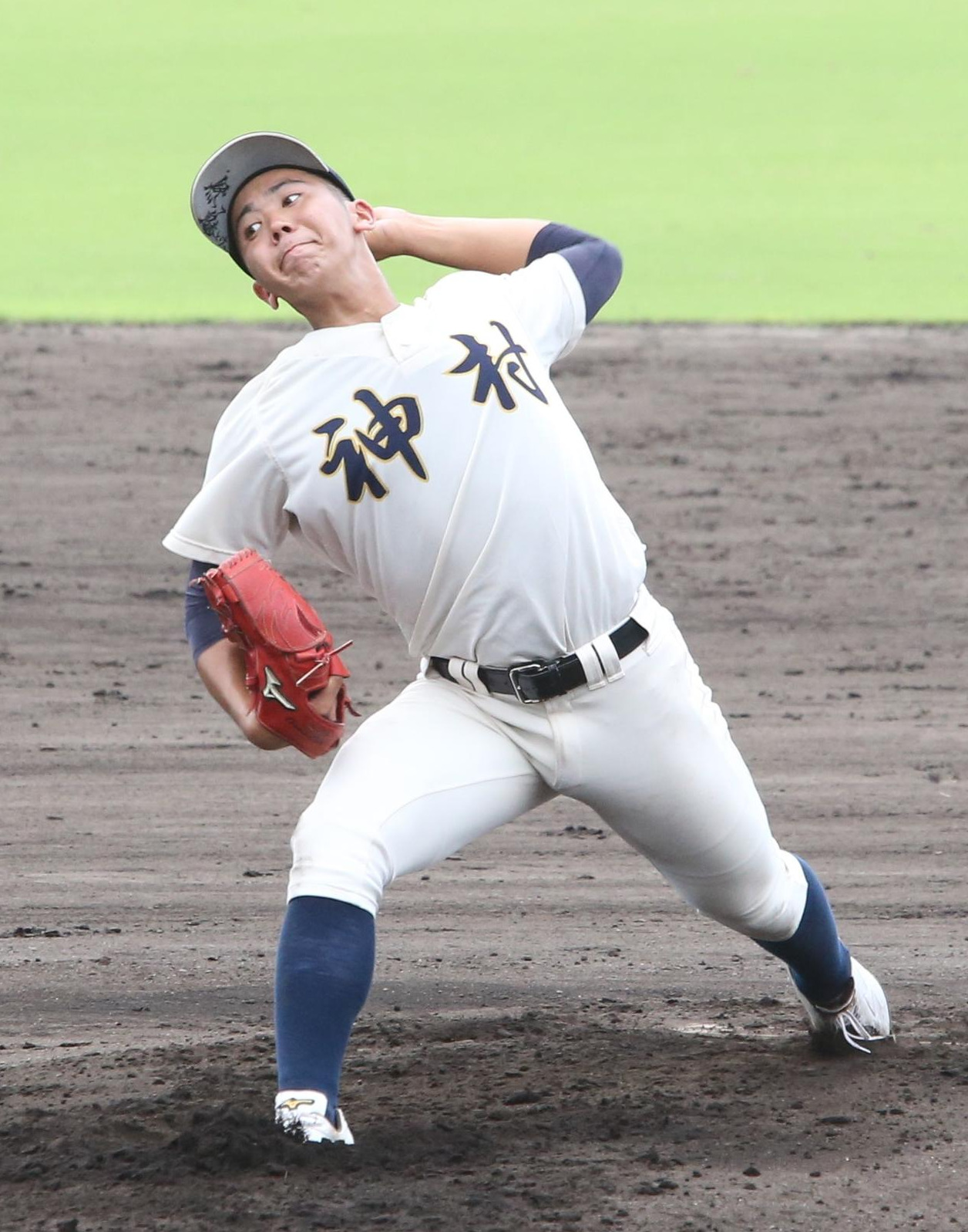 神村学園対吹上　力投する神村学園・泰（撮影・菊川光一）