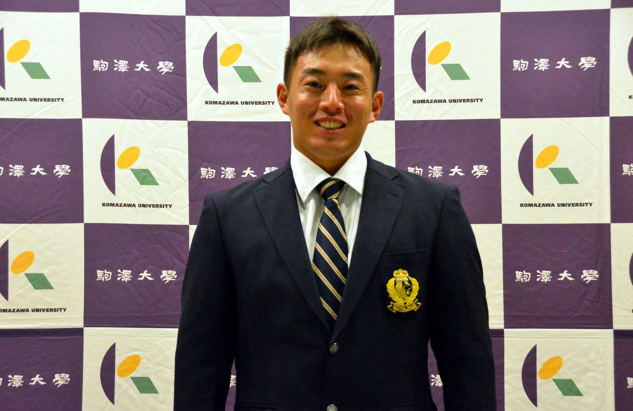 中日からドラフト2位で指名された駒大・鵜飼（駒大提供）