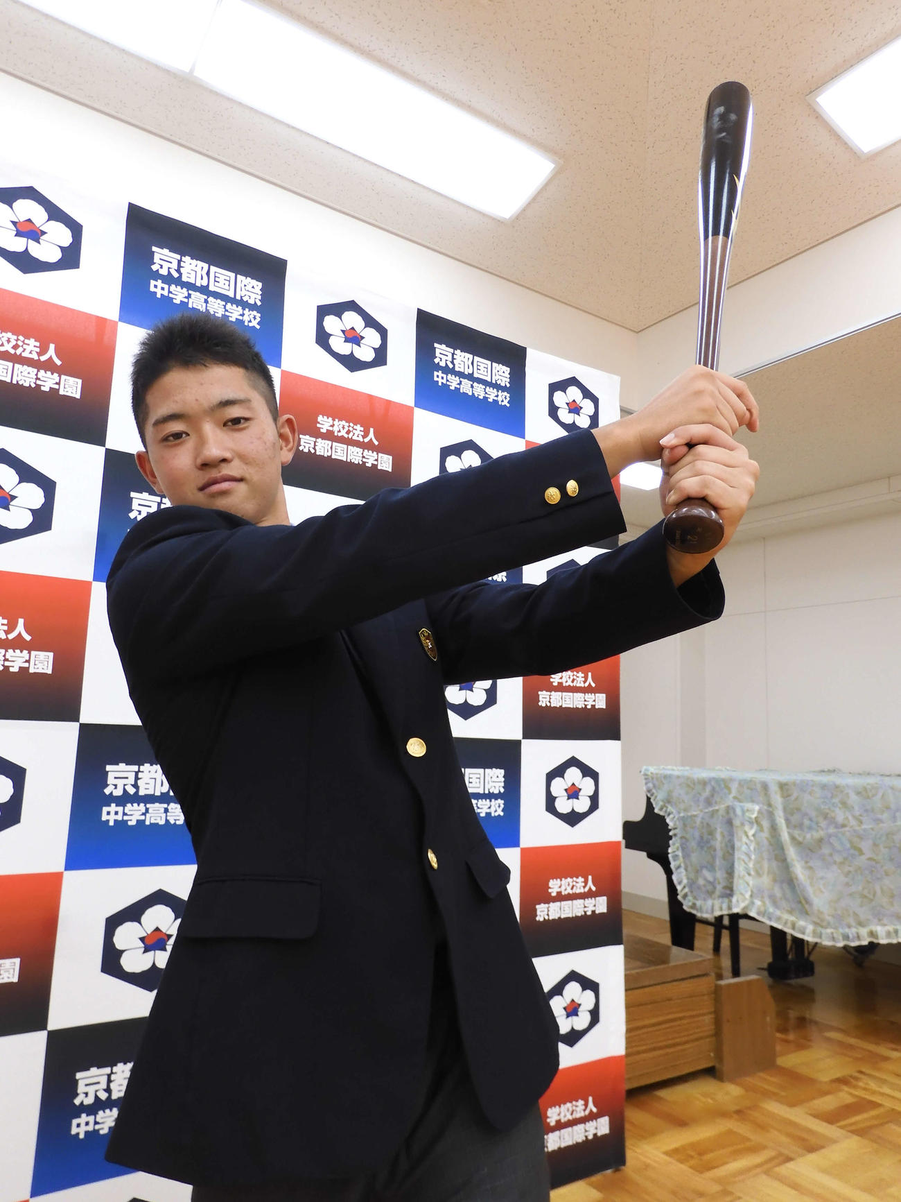 阪神から7位指名を受けた京都国際・中川
