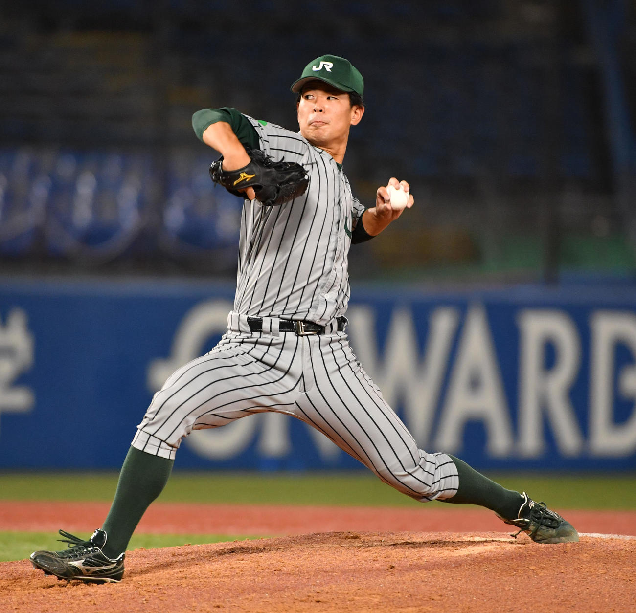 セガサミー対JR東日本　9回から登板したJR東日本・山田龍聖（撮影・柴田隆二）