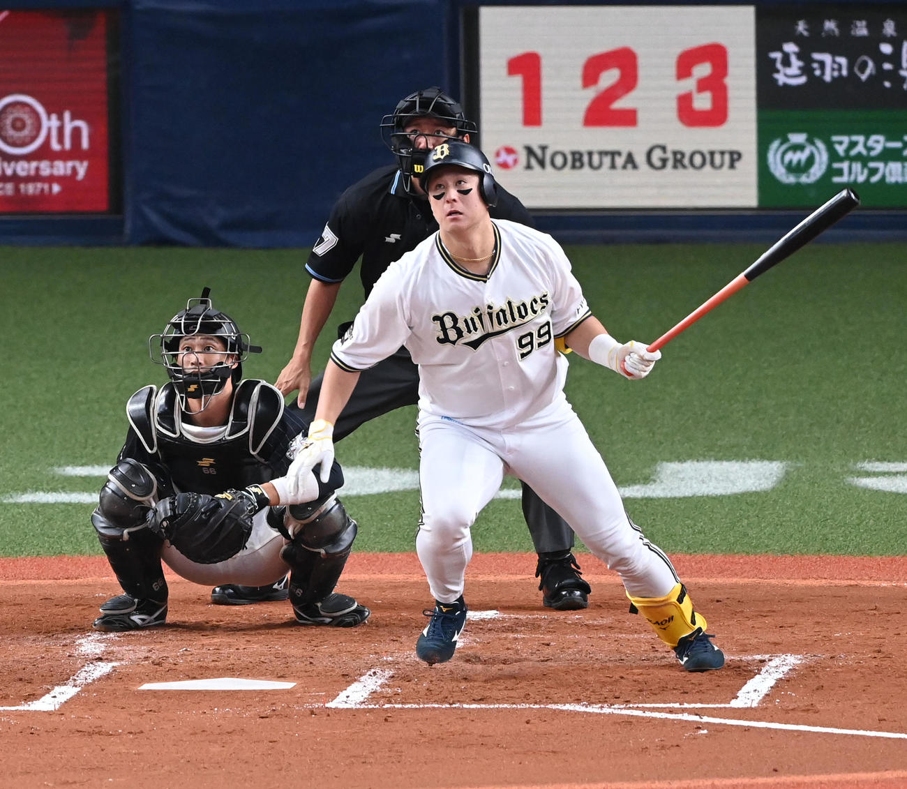 オリックス対ロッテ　2回裏オリックス無死、杉本は右前打を放つ（撮影・前岡正明）