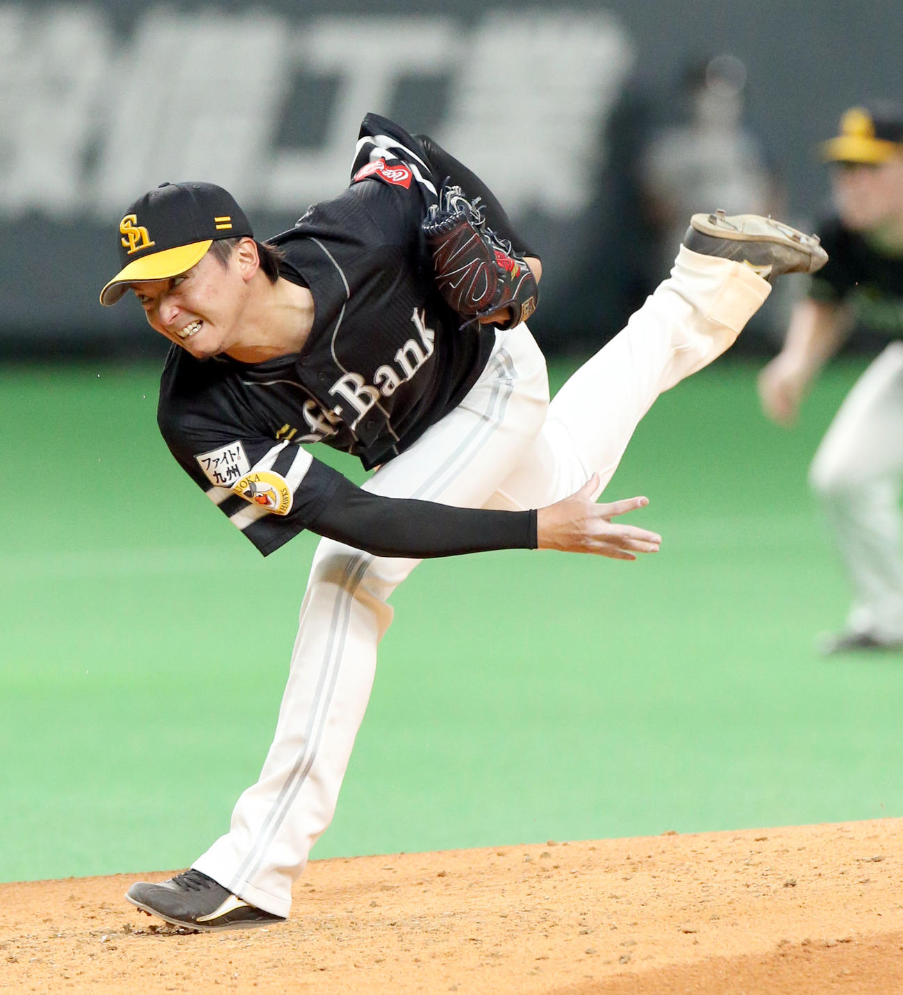 日本ハム対ソフトバンク　力投するソフトバンク先発の東浜（撮影・佐藤翔太）