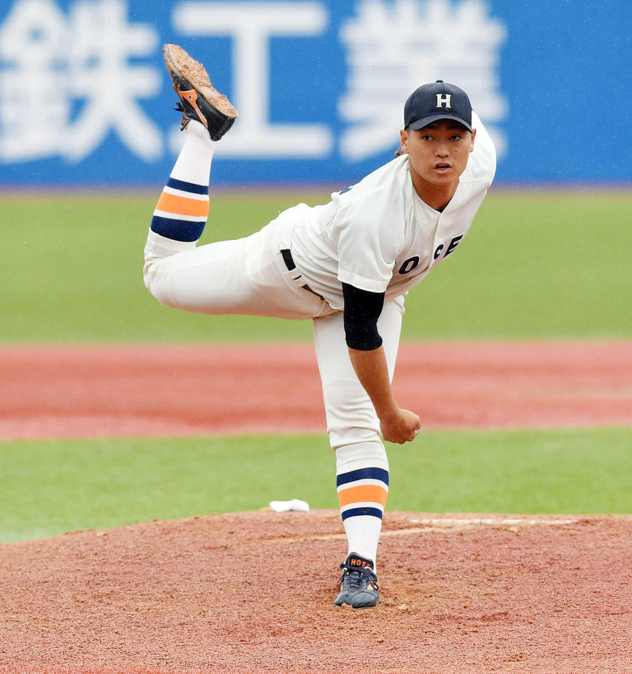 早大対法大　法大先発の三浦（撮影・滝沢徹郎）