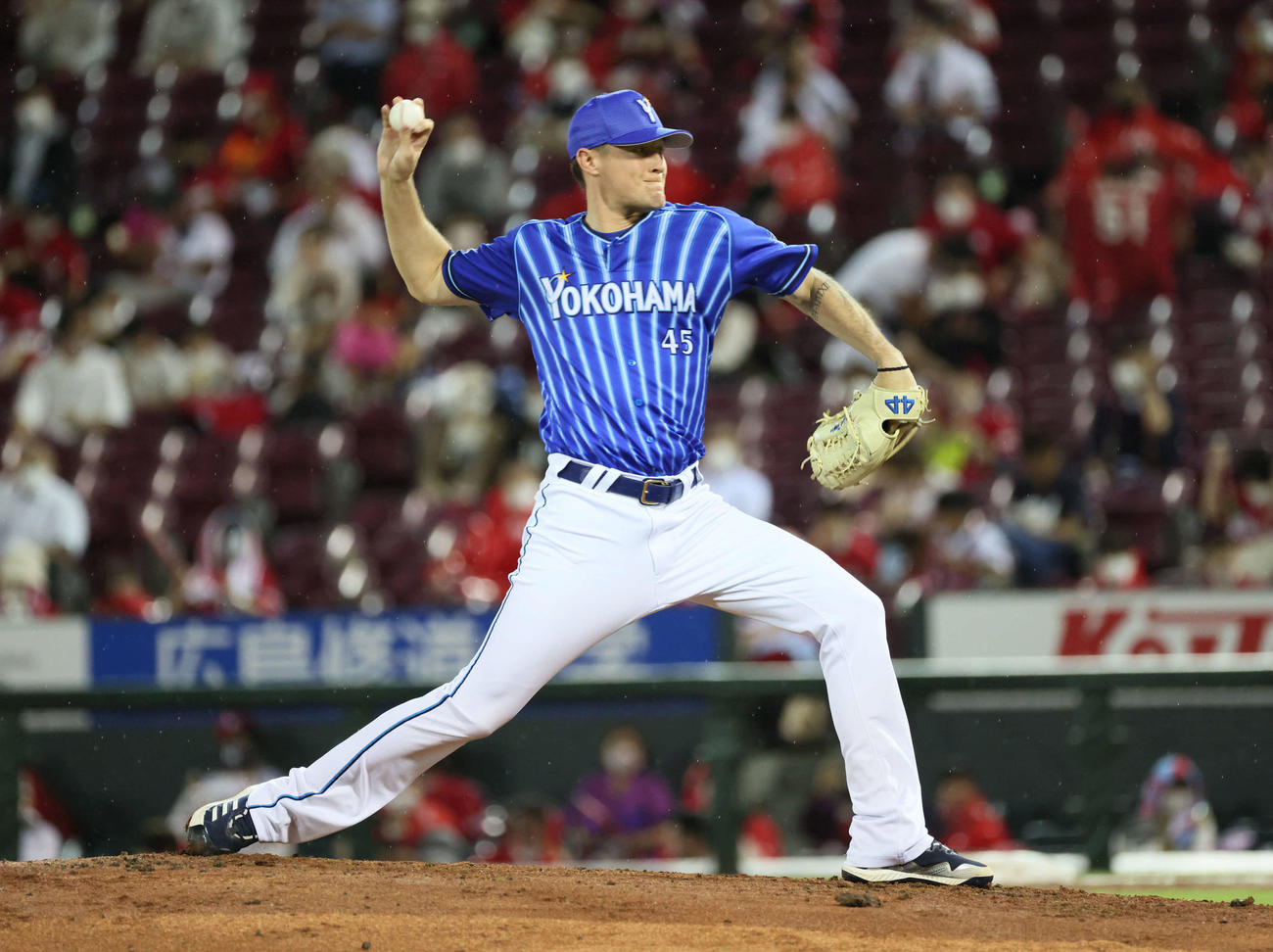 広島対DeNA 5回裏広島、DeNA2番手のピープルズ（撮影・加藤孝規）