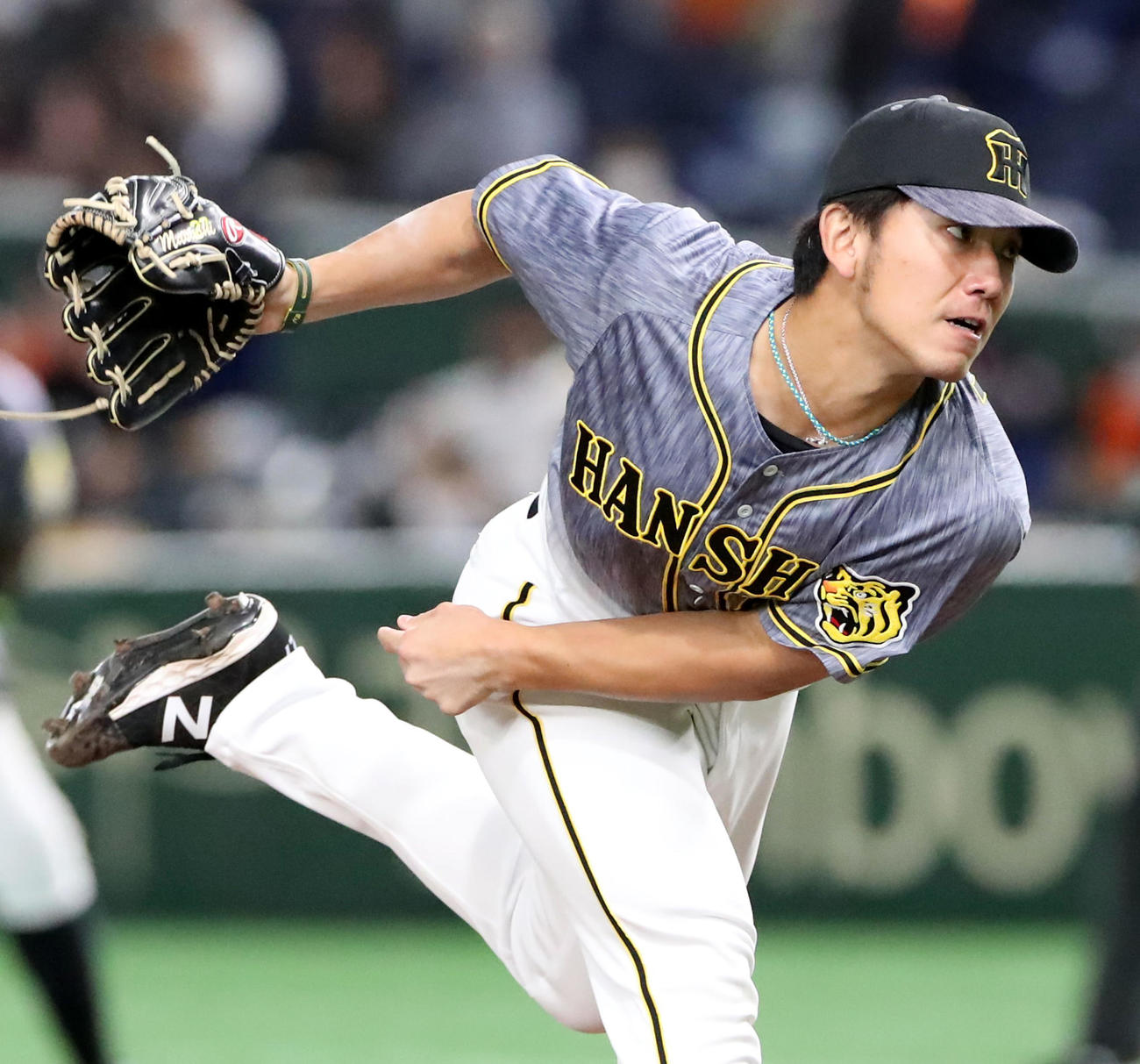 巨人対阪神　4回裏、阪神3番手で登板する伊藤将（撮影・加藤哉）