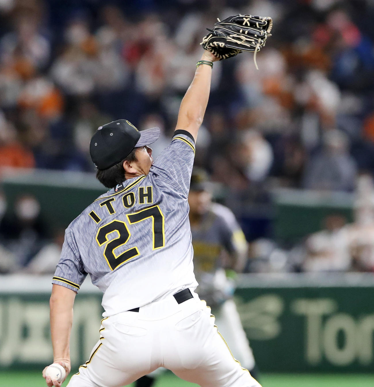 巨人対阪神　4回裏、阪神3番手で登板する伊藤将（撮影・加藤哉）