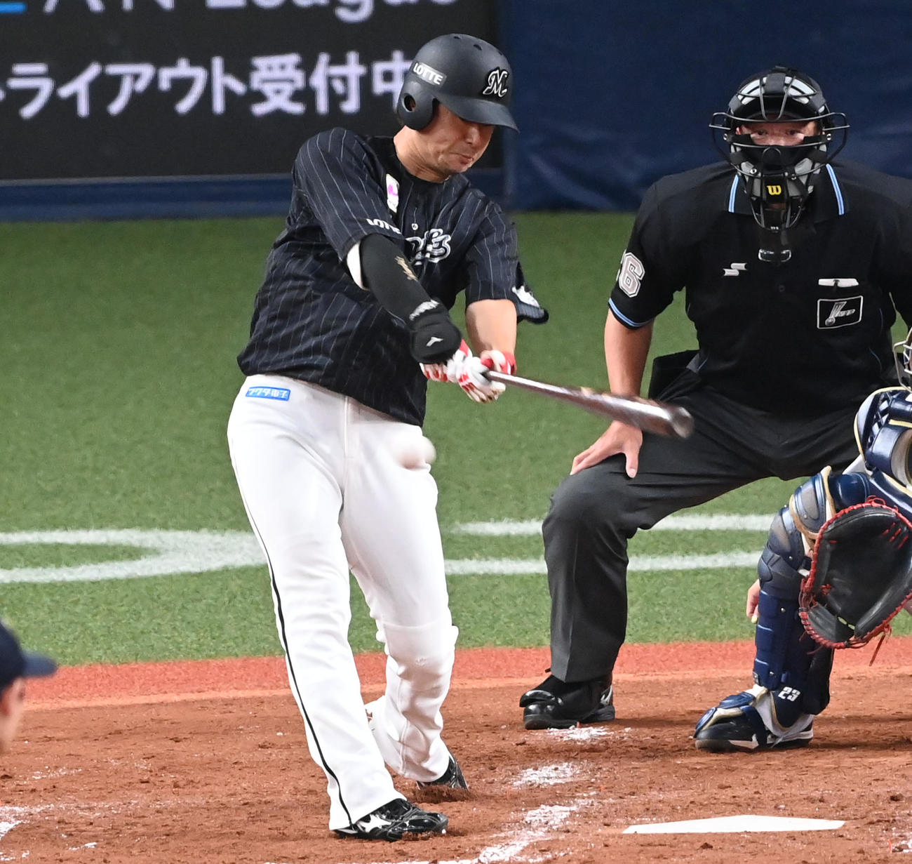 オリックス対ロッテ　3回表ロッテ2死三塁、藤岡は右前適時打を放つ（撮影・前岡正明）