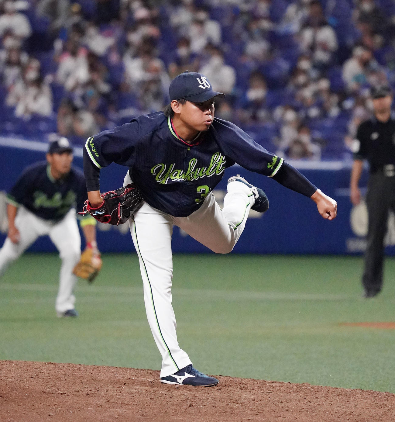中日対ヤクルト　8回裏、ヤクルト4番手で登板する田口（撮影・森本幸一）