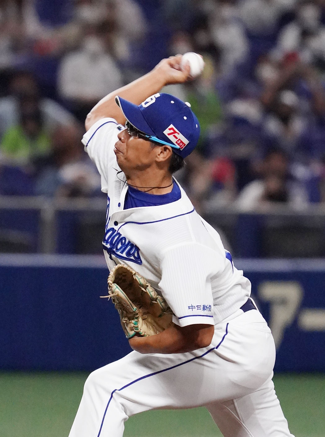 中日対ヤクルト　1回表、登板する中日先発の山井（撮影・森本幸一）
