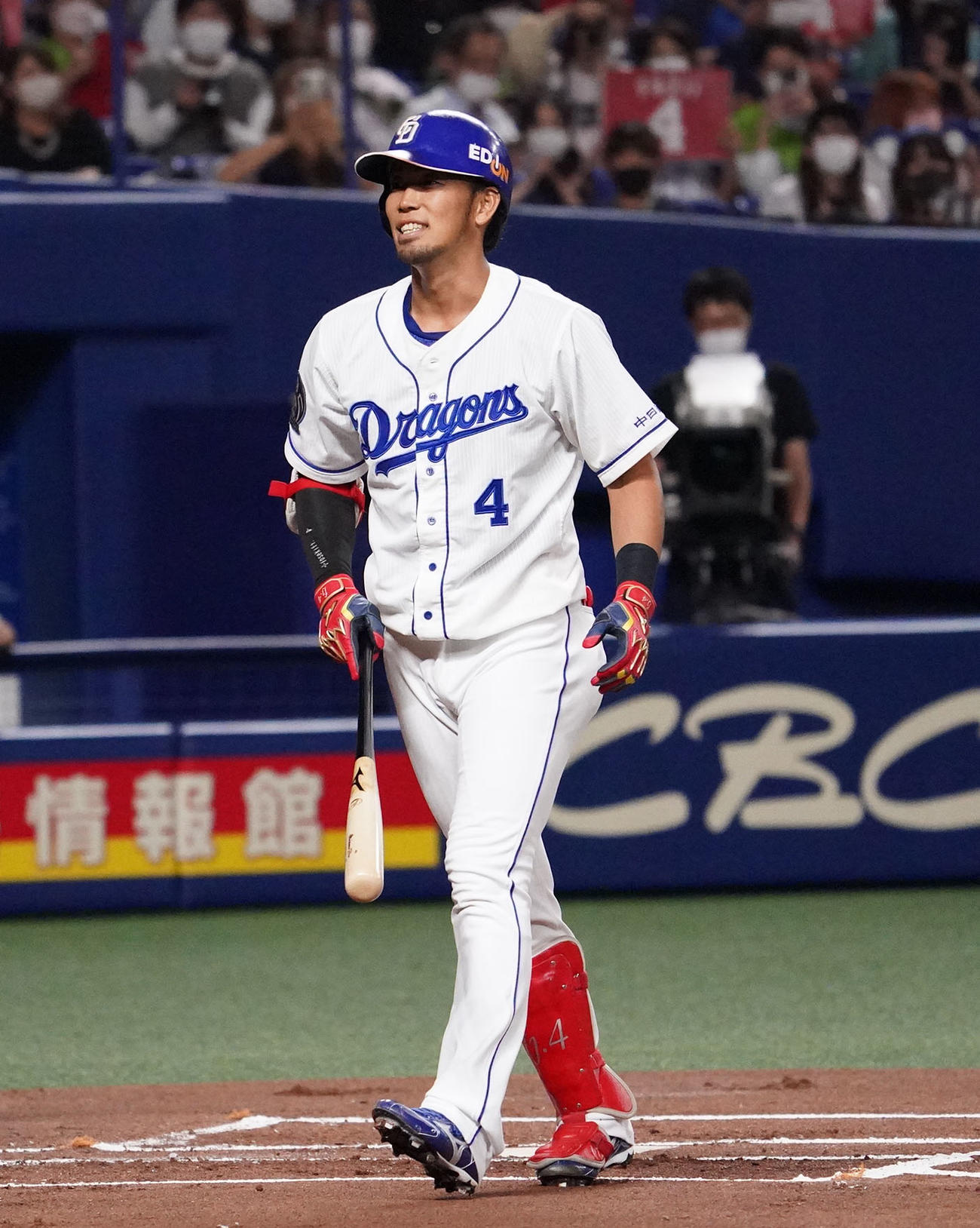 中日対ヤクルト　1回裏中日無死、見逃し三振に倒れた藤井（撮影・森本幸一）