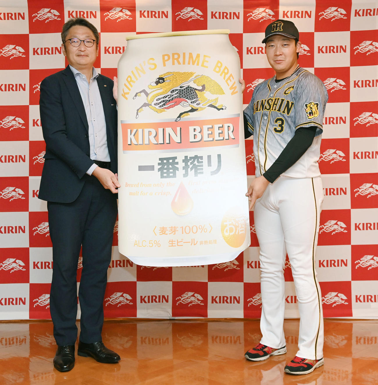 キリンビールビッグボード賞を贈呈された大山
