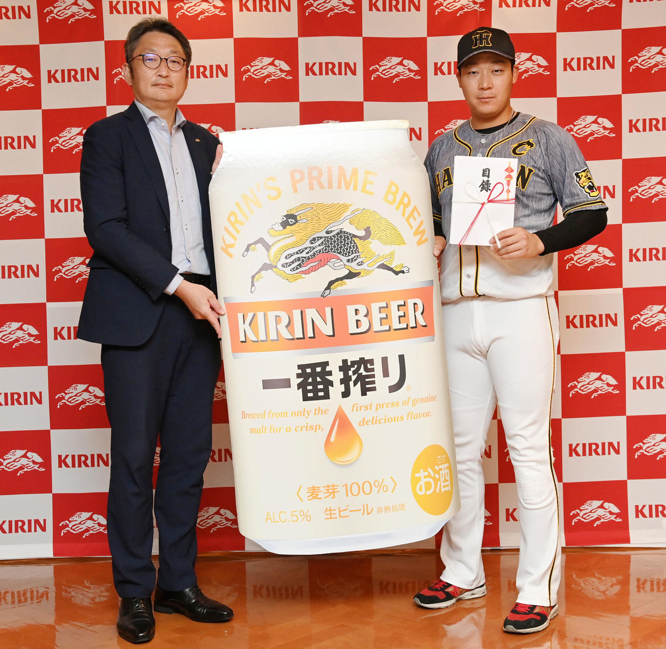キリンビールビッグボード賞を贈呈された大山