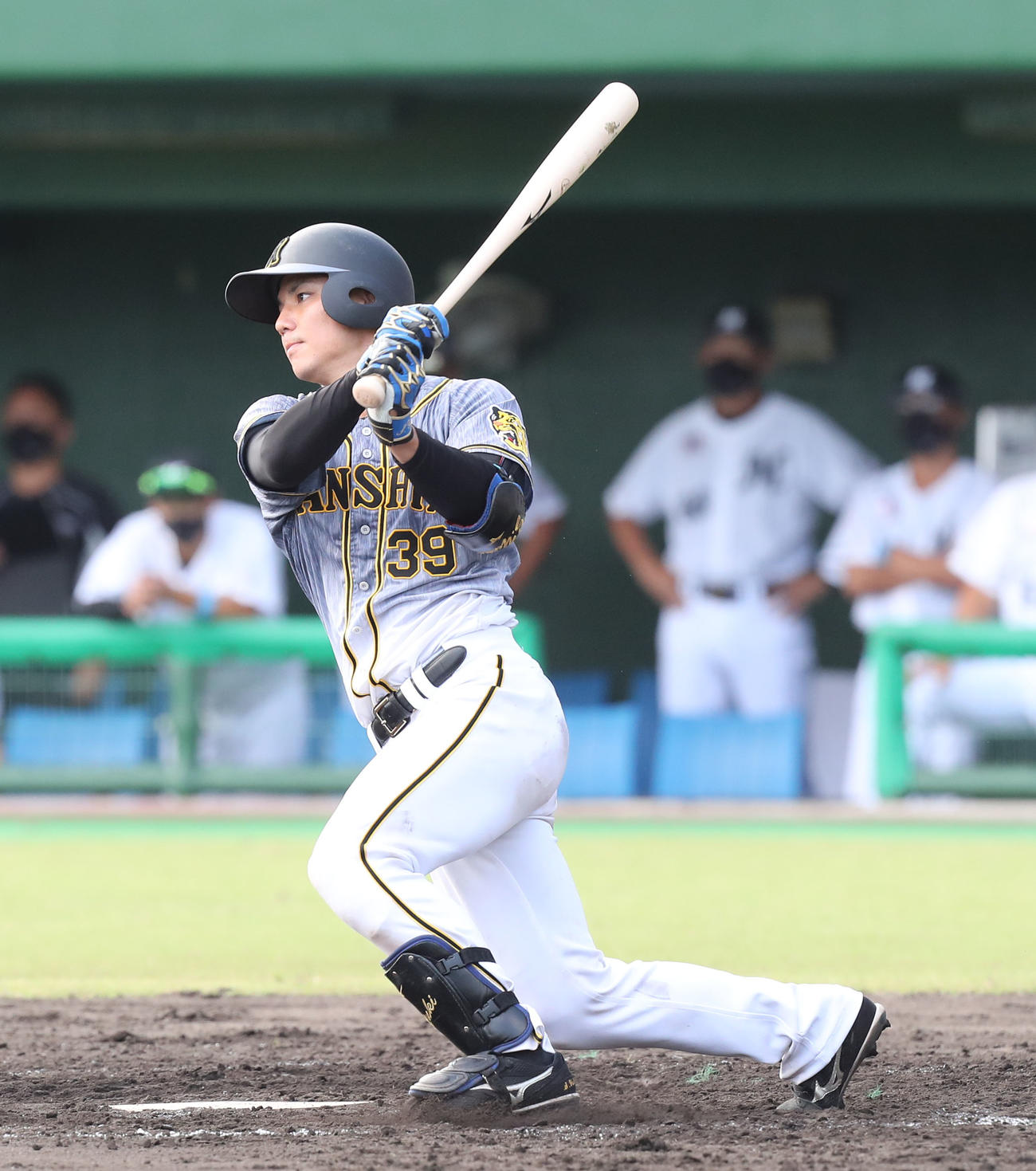 阪神栄枝裕貴（2021年10月9日撮影）