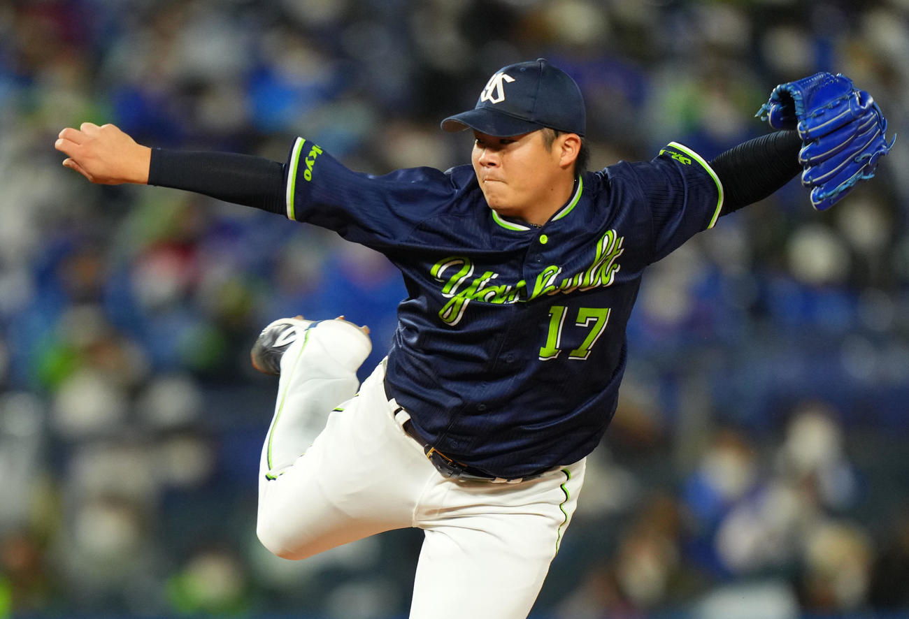 DeNA対ヤクルト　8回裏から登板したヤクルト清水（2021年10月17日撮影）