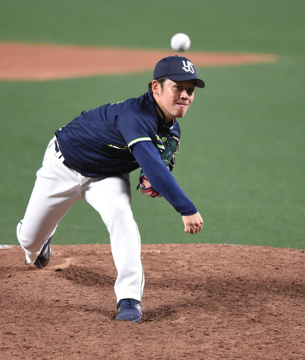 中日対ヤクルト　9回裏、力投するヤクルト先発の小川（2021年5月15日撮影）