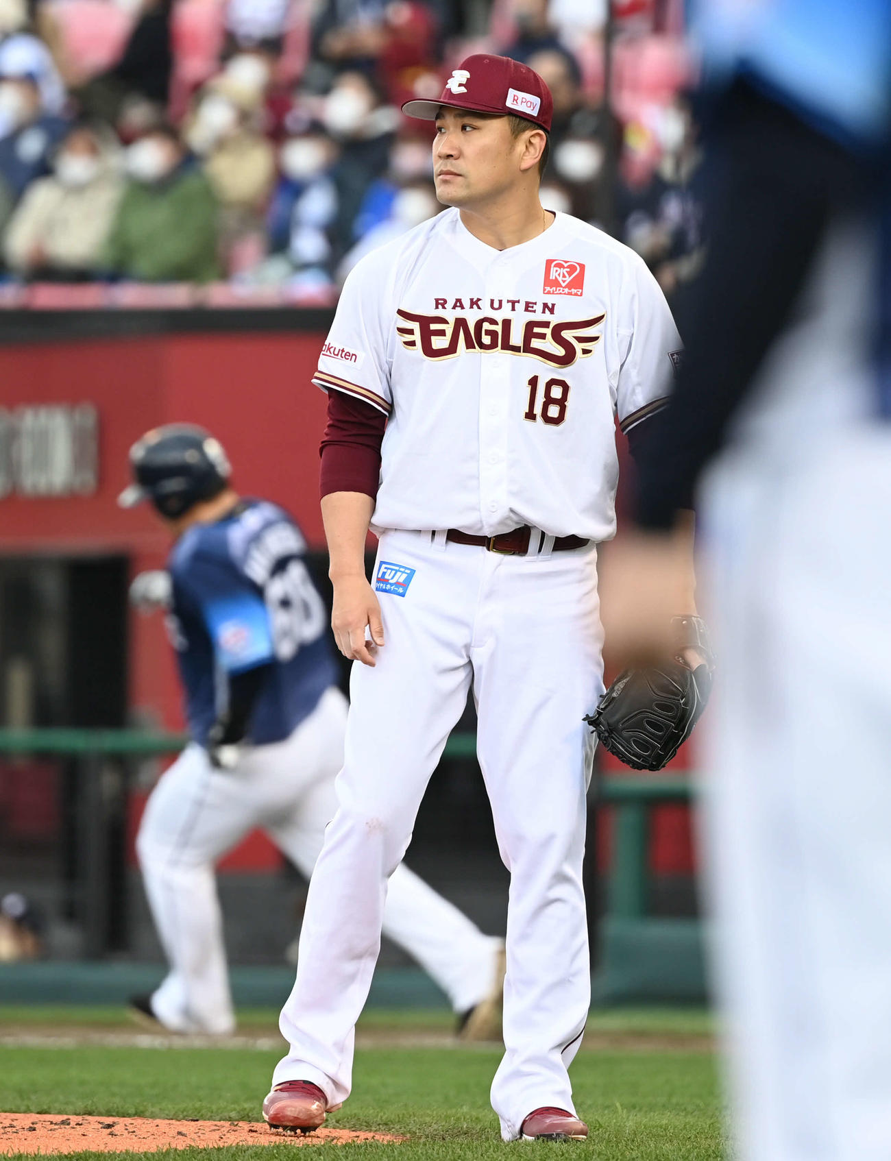 楽天対西武　5回表西武2死二塁、田中将は中村に2点本塁打を許す（撮影・山崎安昭）