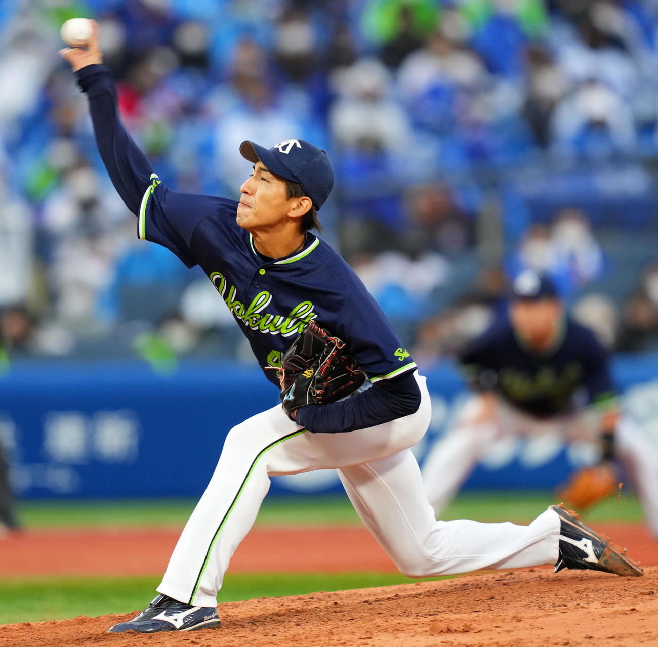 DeNA対ヤクルト　力投するヤクルト先発の金久保（撮影・横山健太）