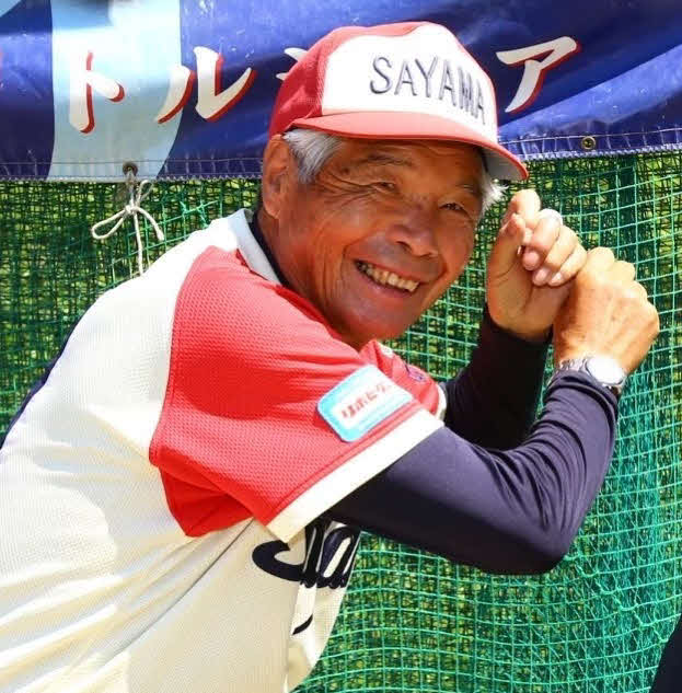 現在は少年野球の指導にあたる小川氏。ユニホームはかつての近鉄そっくりだ（大阪狭山リトルシニア提供）