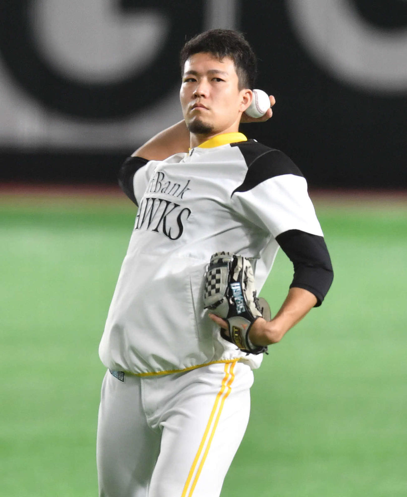 キャッチボールを行う千賀（撮影・岩下翔太）