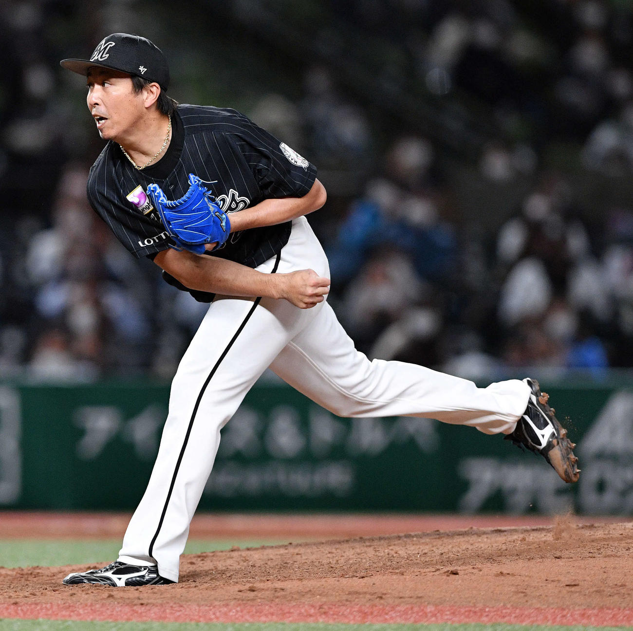 西武対ロッテ　9回、ロッテ3番手で登板し試合を締めた益田（撮影・滝沢徹郎）